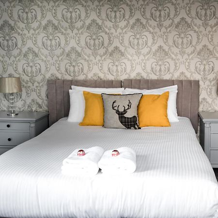 Mcinnes House Rooms With Breakfast Kingussie Esterno foto